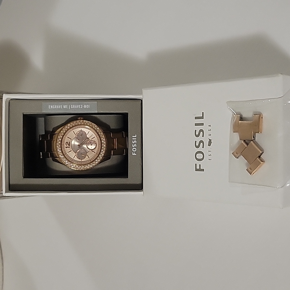 Womens Watch - Picture 1 of 4